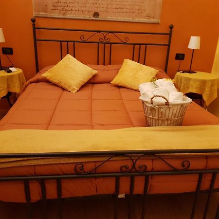 Ghiro Ghiotto Bed and Breakfast Pietra Ligure Exteriör bild