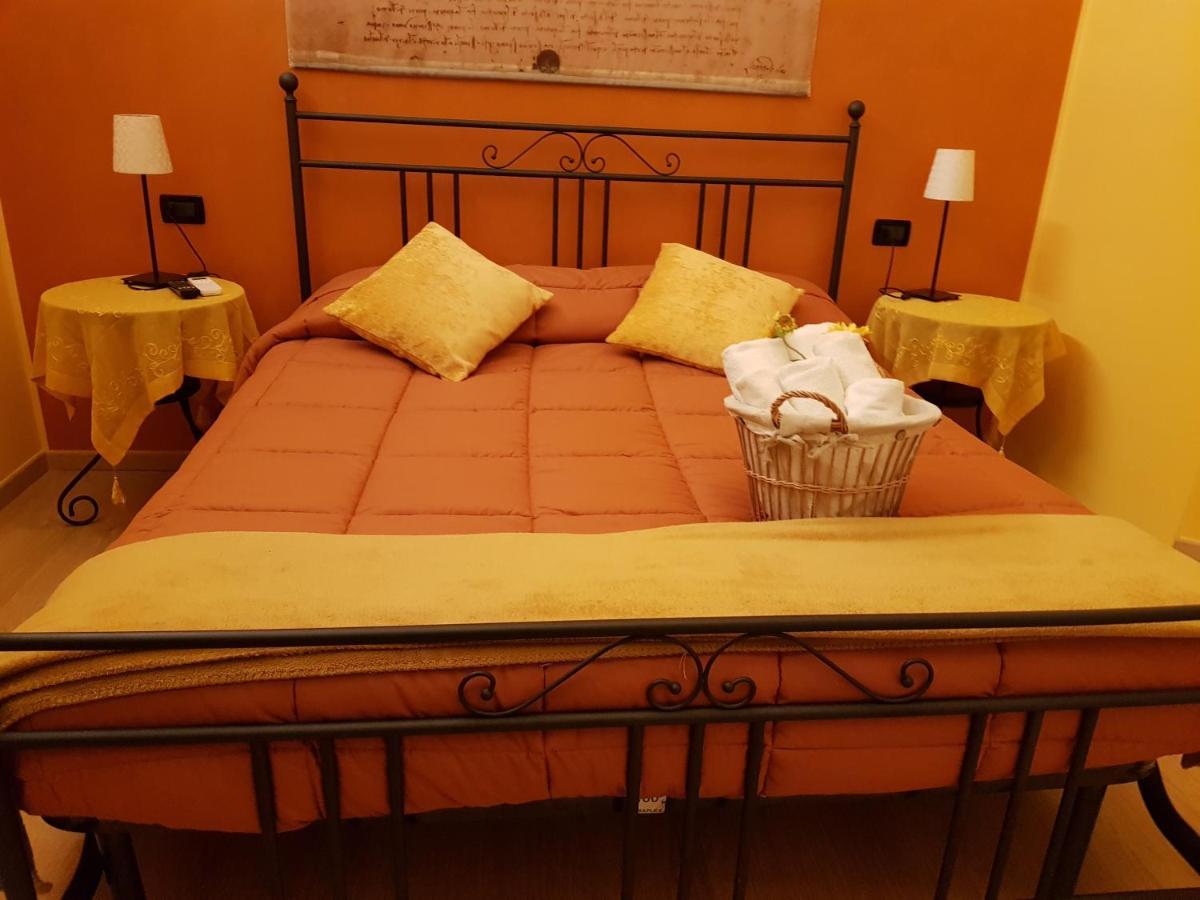 Ghiro Ghiotto Bed and Breakfast Pietra Ligure Exteriör bild