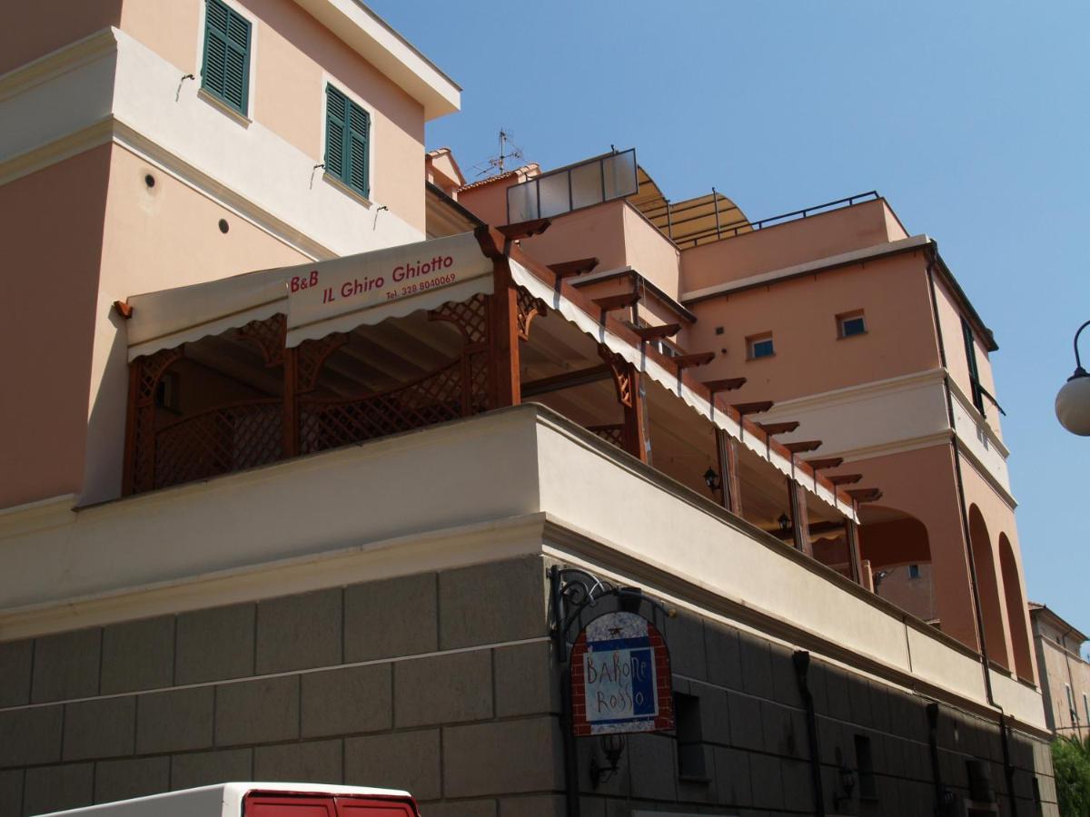 Ghiro Ghiotto Bed and Breakfast Pietra Ligure Exteriör bild