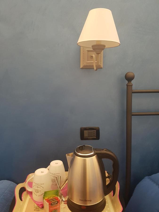 Ghiro Ghiotto Bed and Breakfast Pietra Ligure Exteriör bild