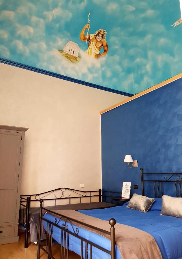 Ghiro Ghiotto Bed and Breakfast Pietra Ligure Exteriör bild
