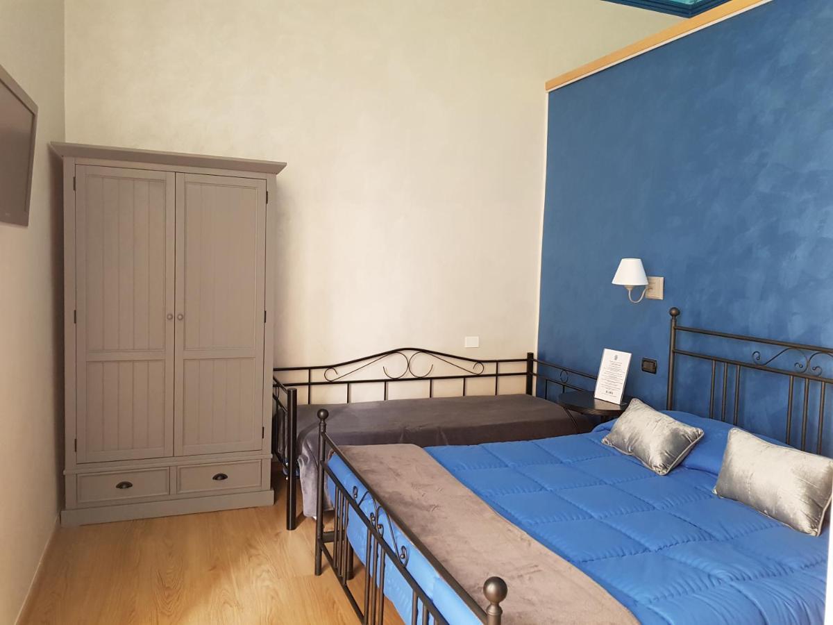 Ghiro Ghiotto Bed and Breakfast Pietra Ligure Exteriör bild