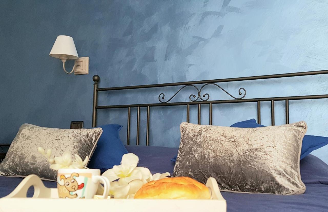 Ghiro Ghiotto Bed and Breakfast Pietra Ligure Exteriör bild